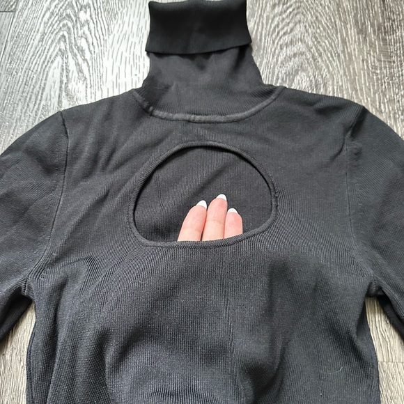 10/$35🌷Zara Turtleneck - Picture 4 of 8